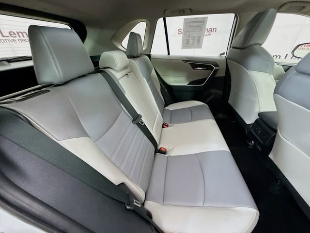 Used 2023 Toyota RAV4 XLE Premium image 27