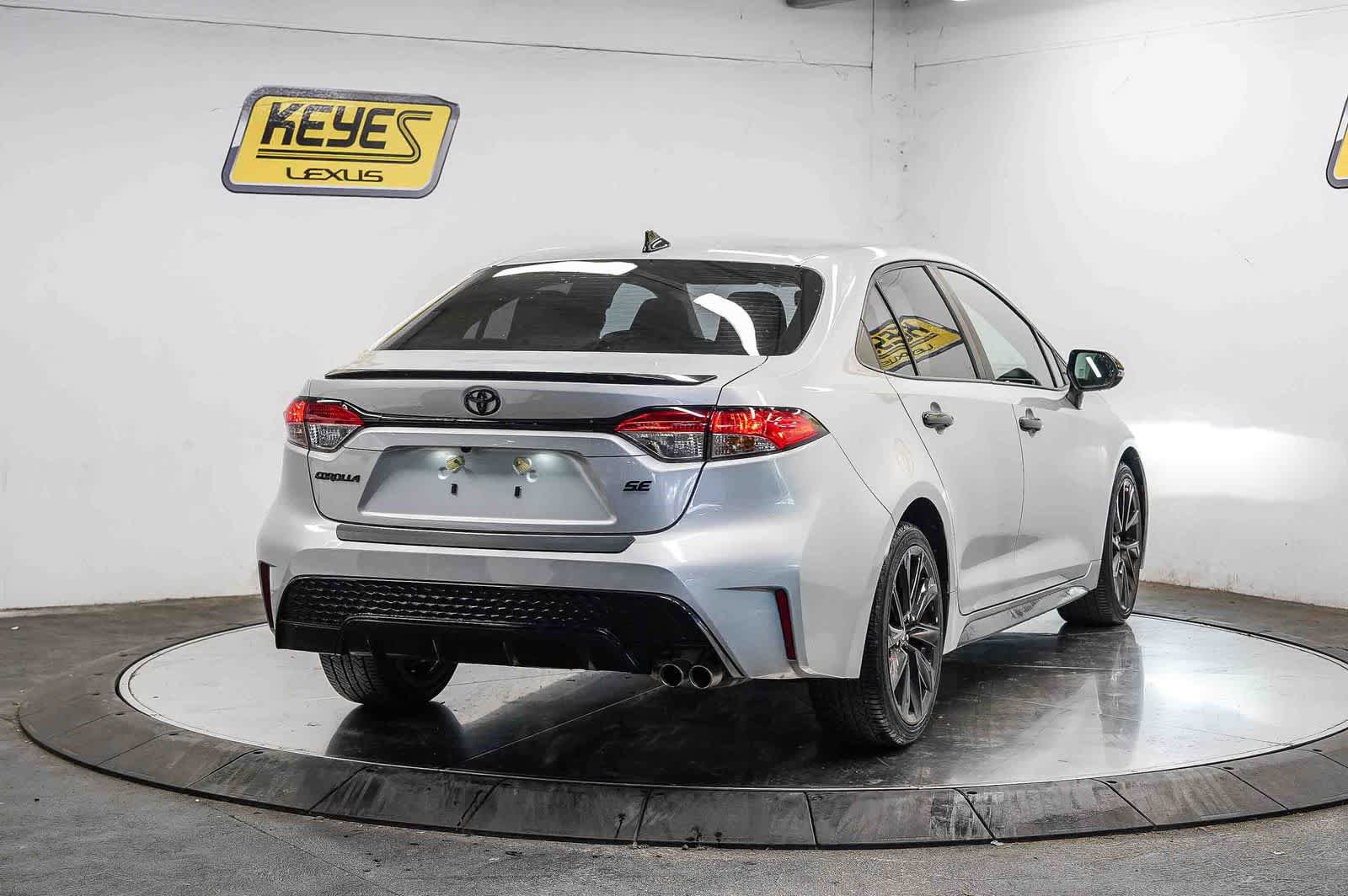 Used 2020 Toyota Corolla SE FWD image 4