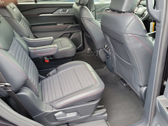 Used 2026 Ford Explorer ST-Line w/ ST-Line Street Pack RWD image 18