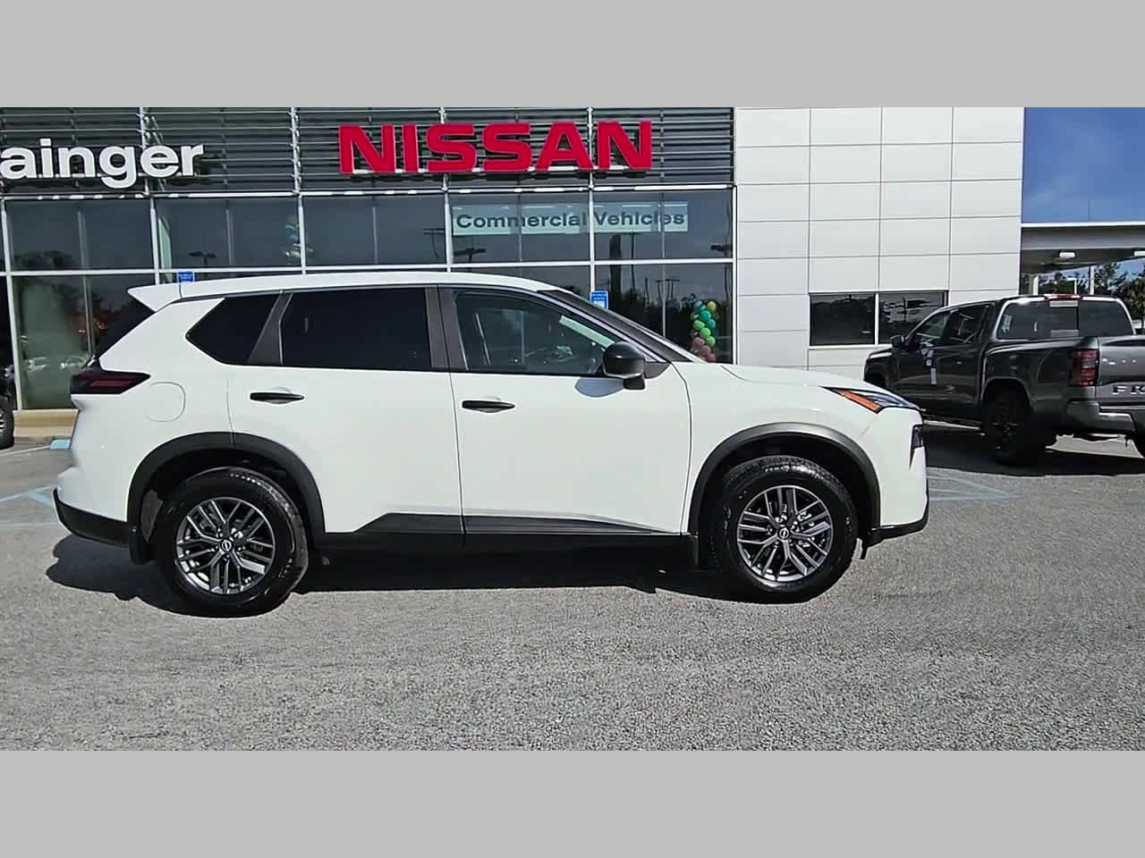 Used 2025 Nissan Rogue S FWD image 36