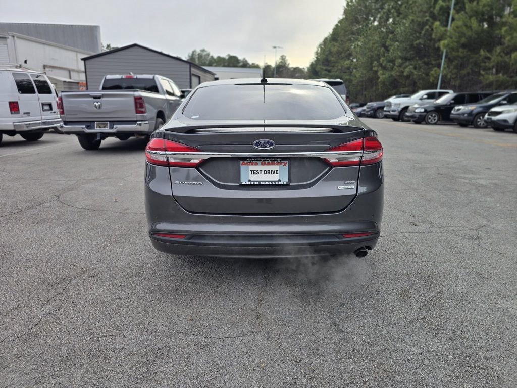 Used 2017 Ford Fusion SE w/ Equipment Group 201A image 6