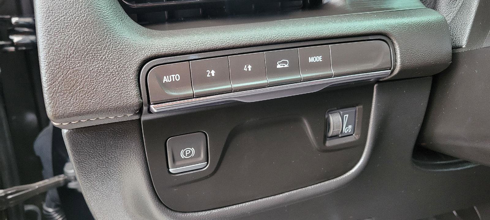 Used 2023 Cadillac Escalade Premium Luxury image 11