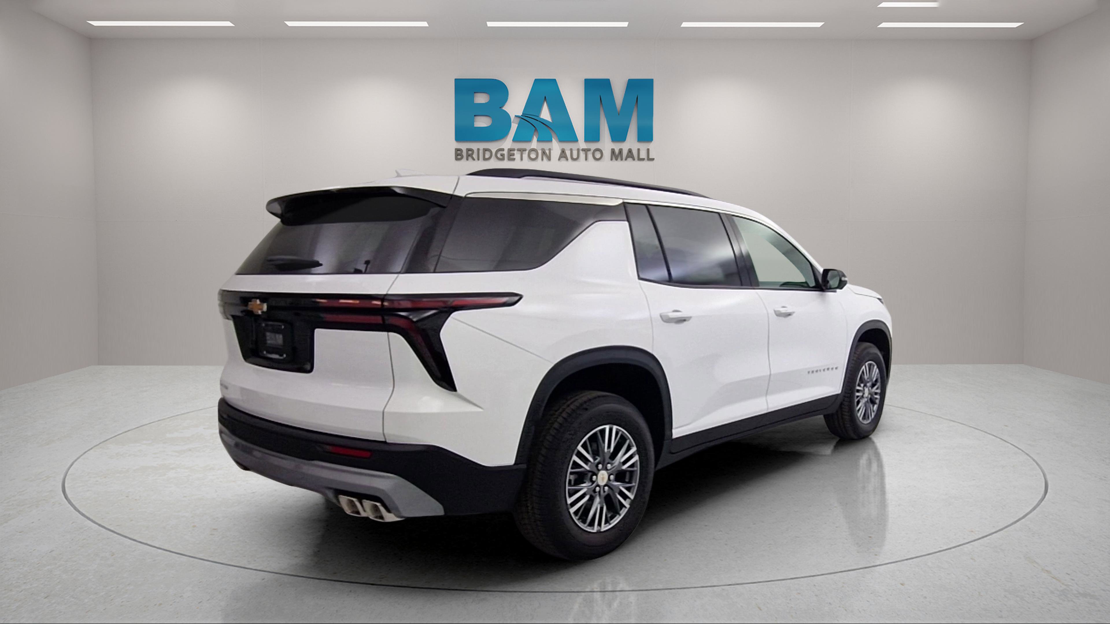 New 2026 Chevrolet Traverse LT w/ Driver Confidence Package FWD image 3