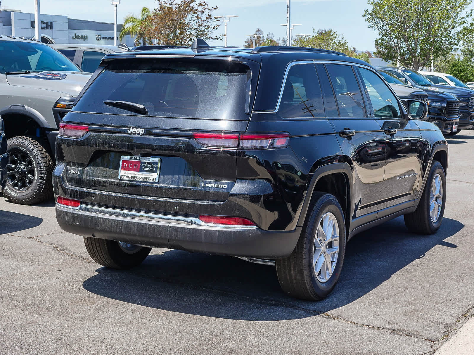 New 2026 Jeep Grand Cherokee Laredo AWD/4WD image 4
