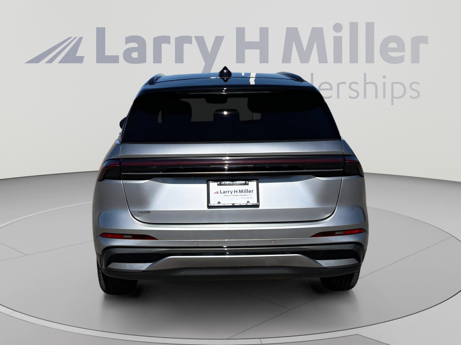 Used 2024 Lincoln Nautilus Reserve w/ Equipment Group 202A AWD/4WD image 5