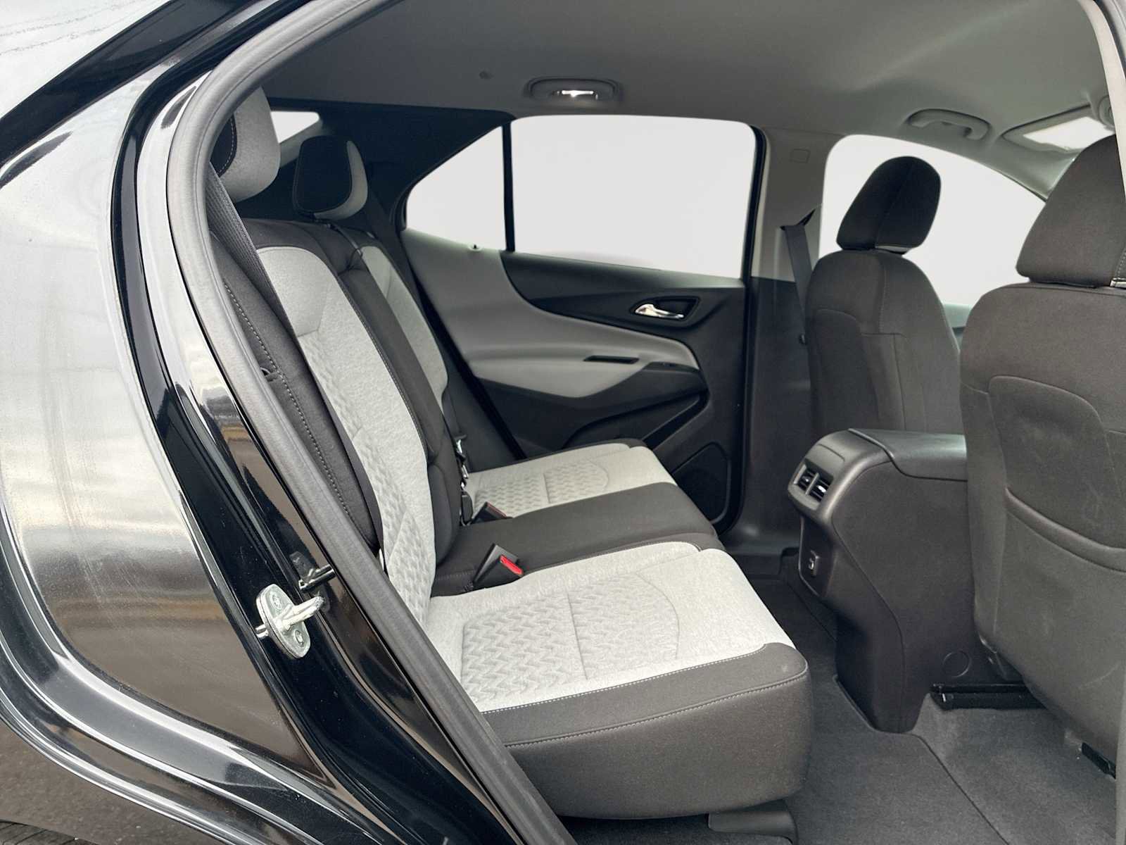 Used 2024 Chevrolet Equinox LS w/ LS Convenience Package image 26