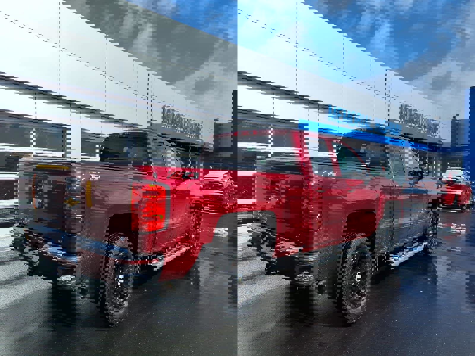 Used 2018 Chevrolet Silverado 1500 LT w/ LPO, Street Package image 7