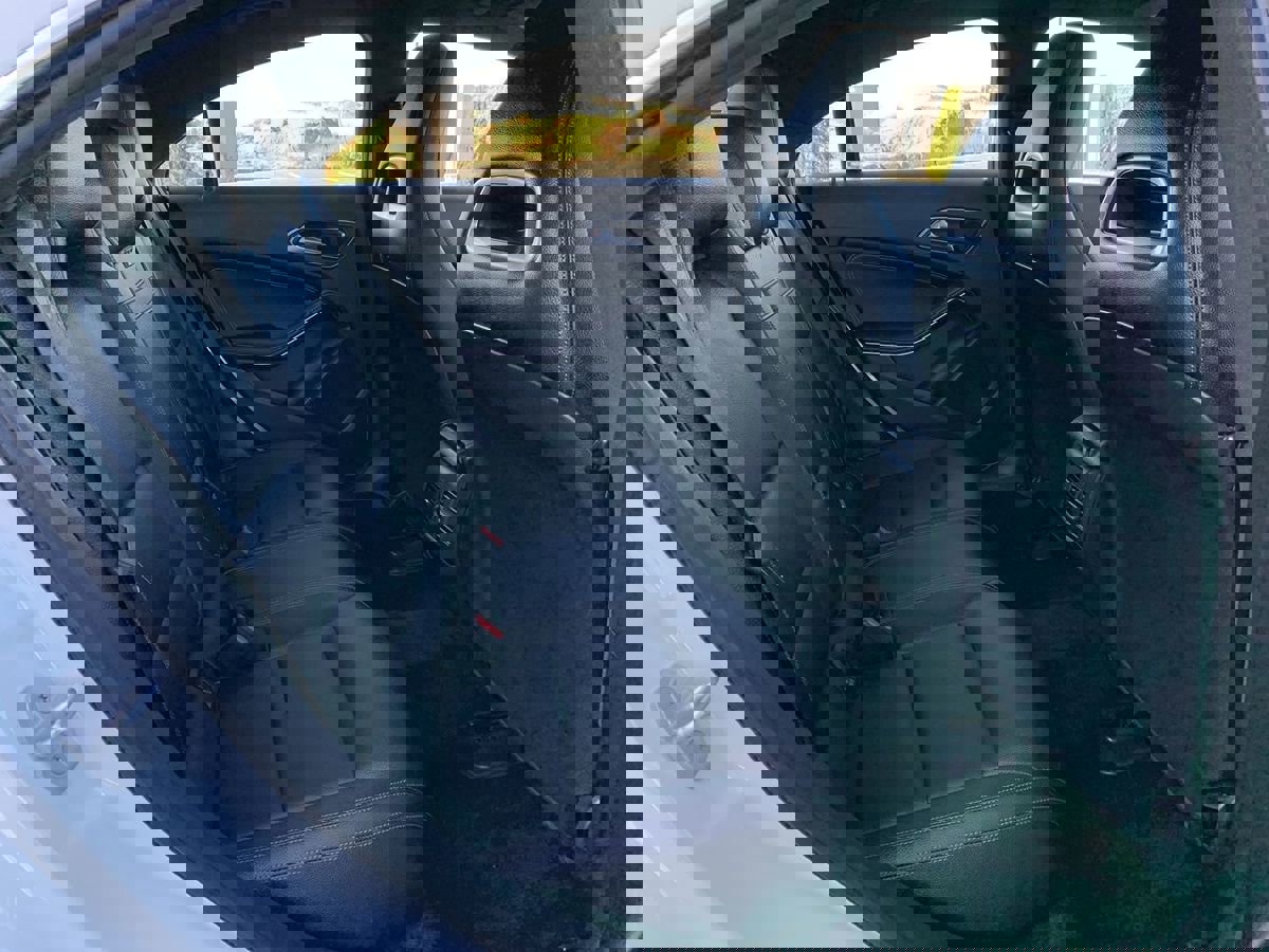 Used 2018 Mercedes-Benz CLA 250 4MATIC image 28