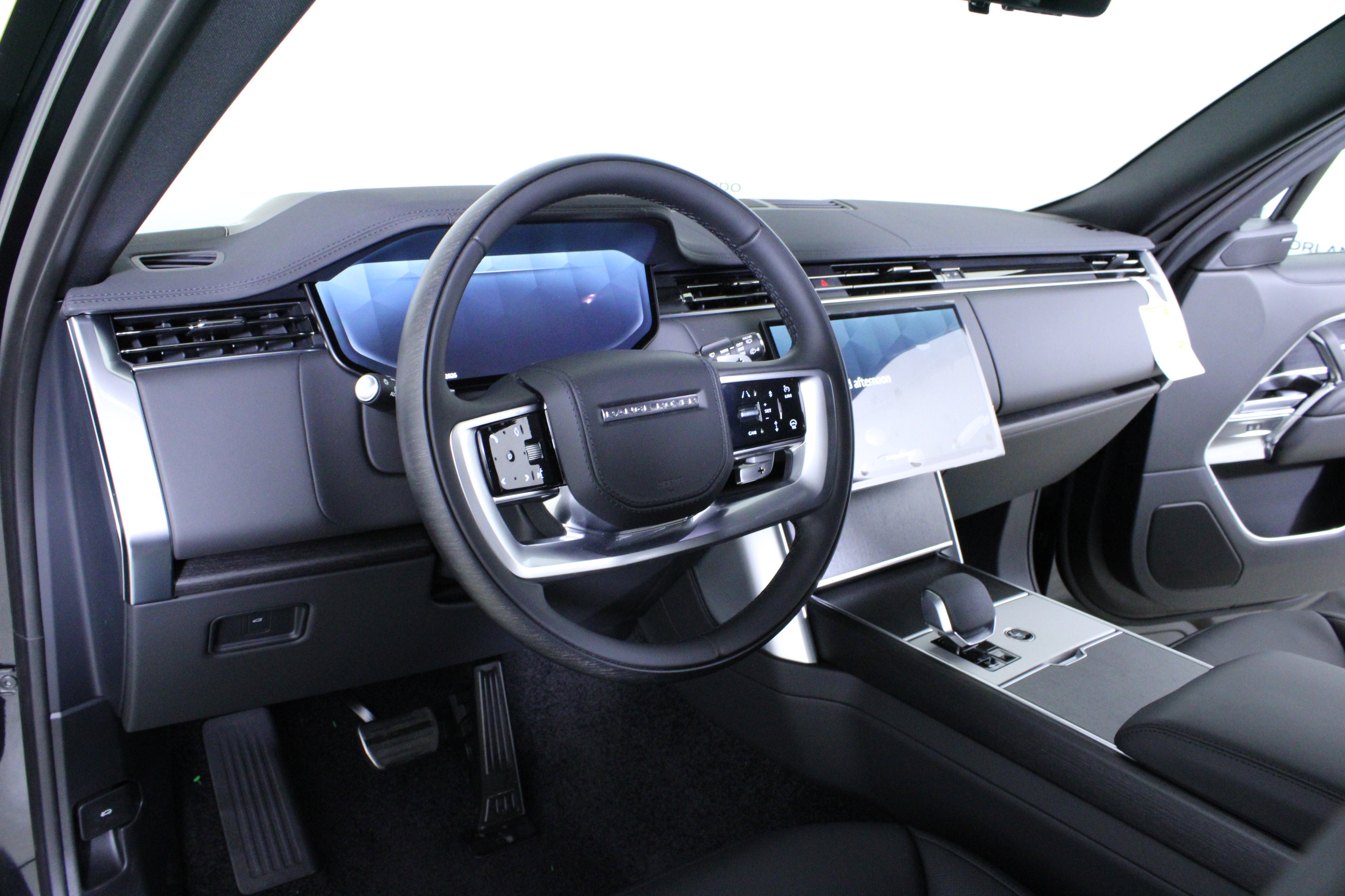 New 2026 Land Rover Range Rover Long Wheelbase SE image 16