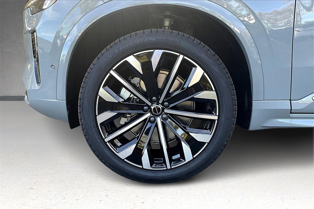 New 2026 Volvo XC90 B6 Plus w/ Protection Package image 12