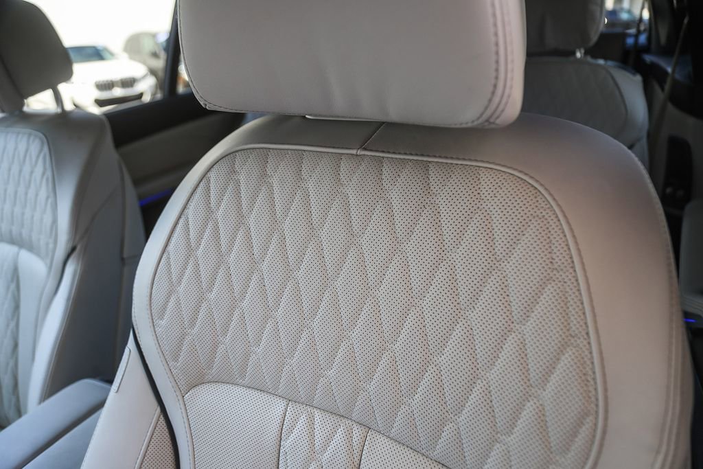 Used 2025 BMW ALPINA XB7 AWD/4WD image 26
