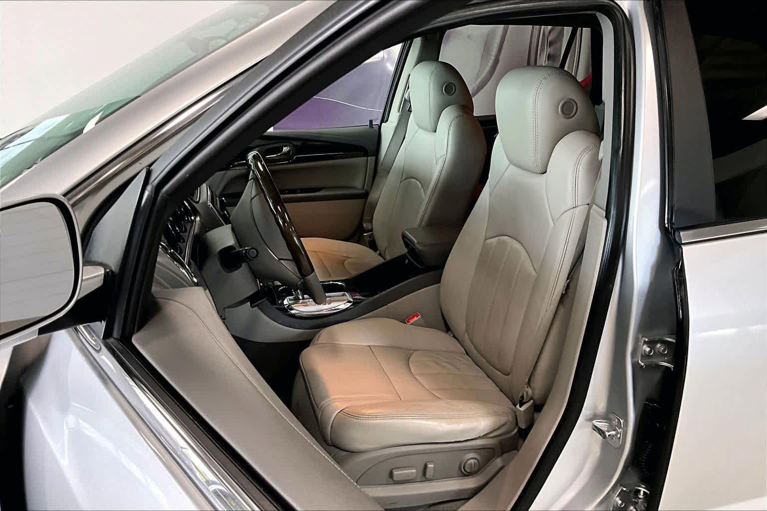 Used 2015 Buick Enclave Leather FWD image 9