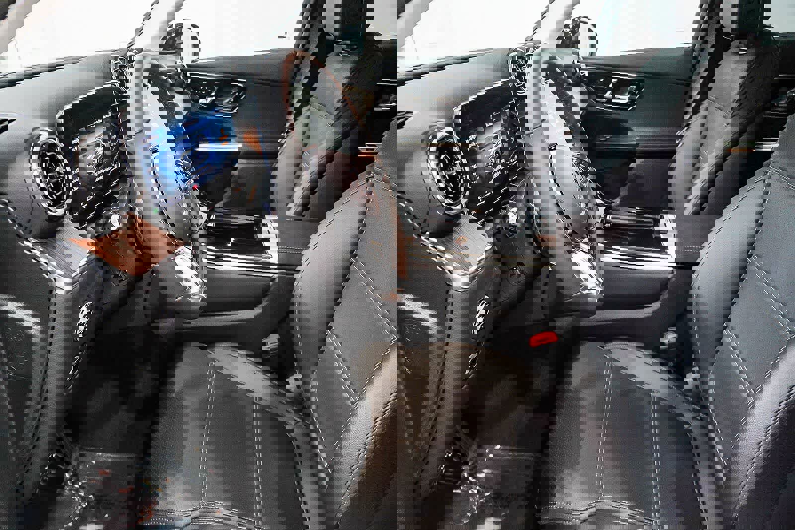 Used 2025 Mercedes-Benz GLC 350e image 19