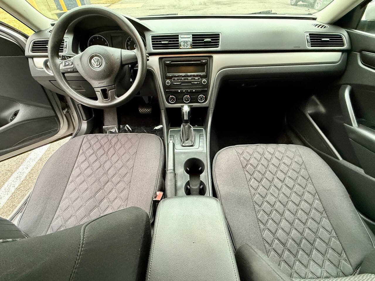 Used 2014 Volkswagen Passat 1.8T S image 3