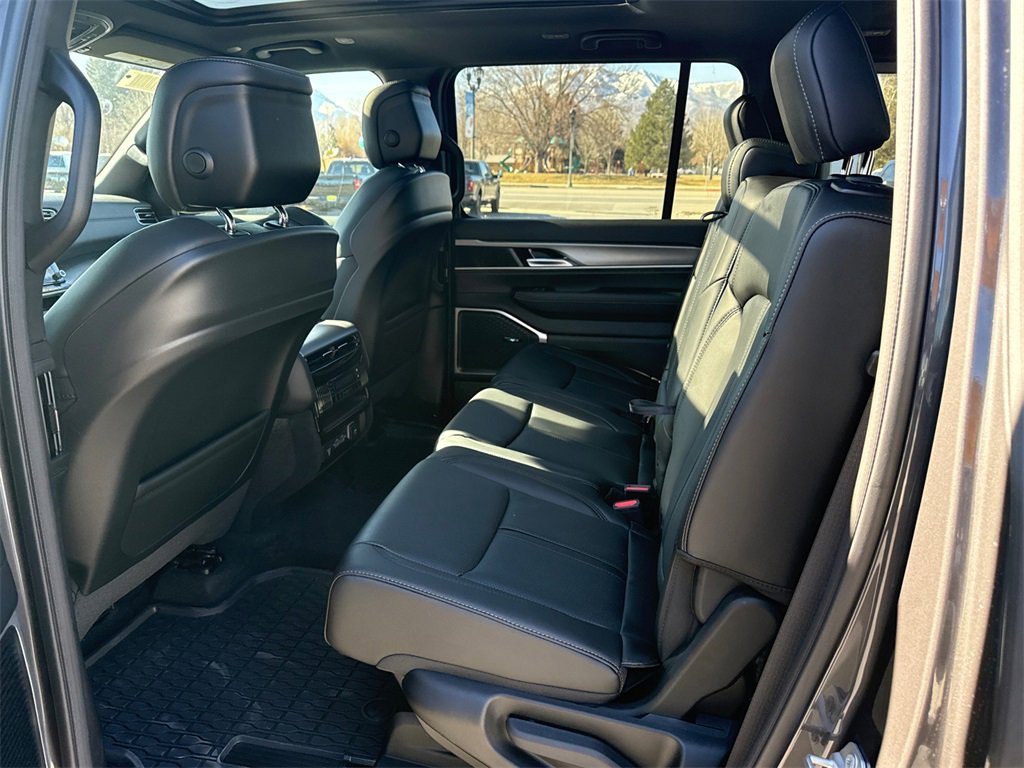 New 2026 Jeep Grand Wagoneer 4WD w/ Premium Group I image 9