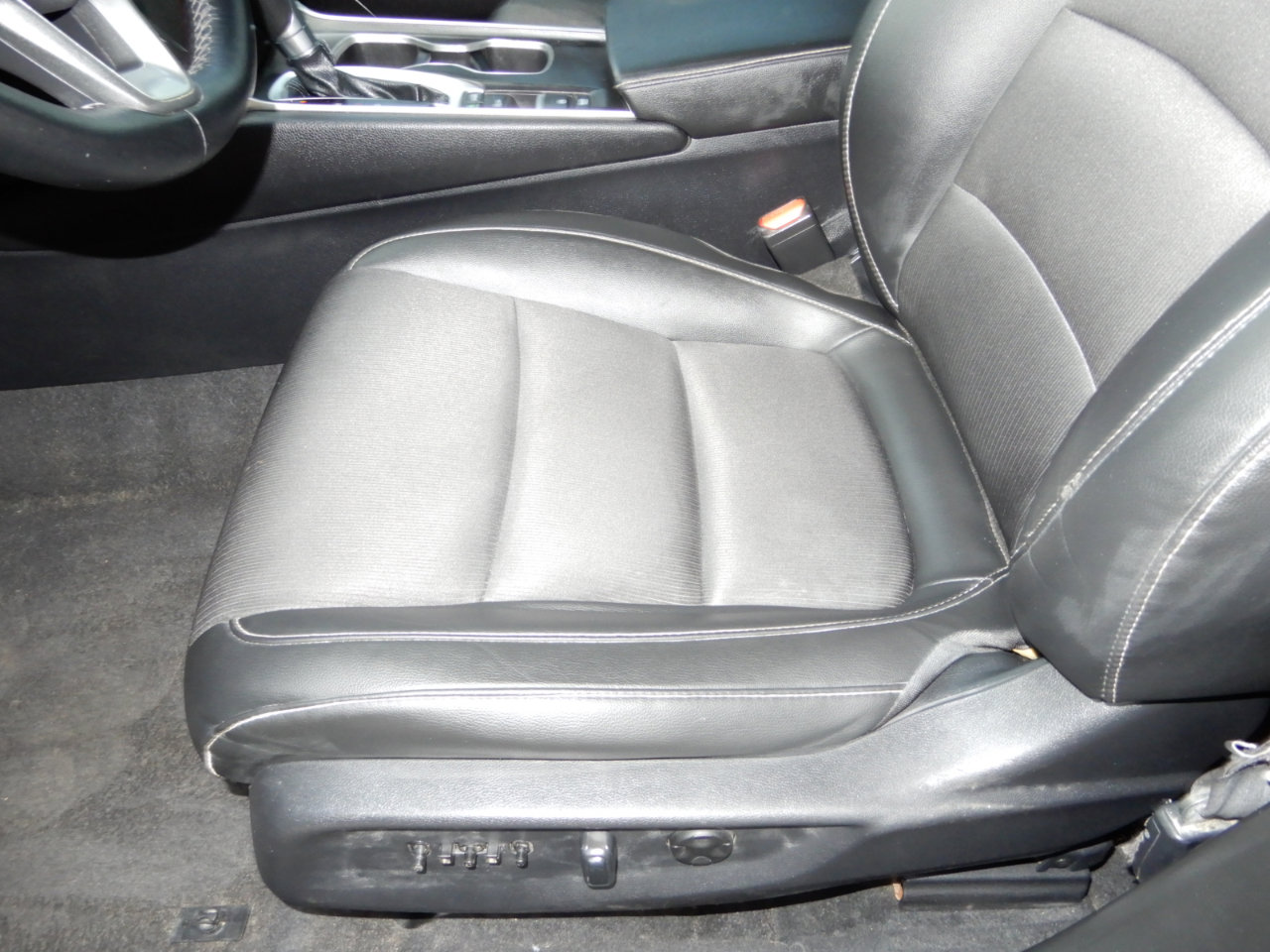 Used 2022 Honda Accord Sport image 11