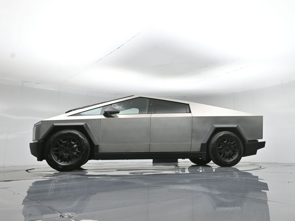 Used 2025 Tesla Cybertruck AWD Crew Cab image 49
