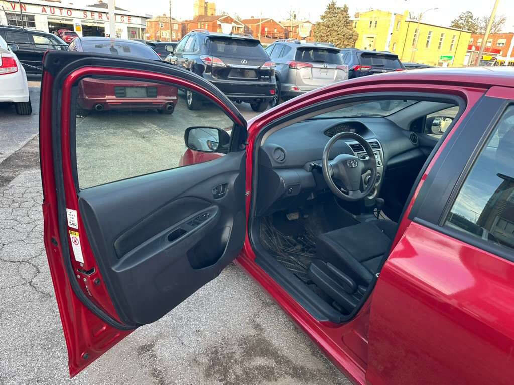 Used 2012 Toyota Yaris Sedan image 9