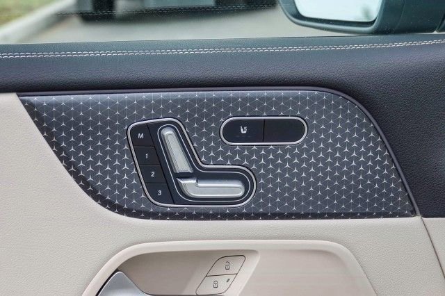 Used 2024 Mercedes-Benz EQB 300 4MATIC image 21