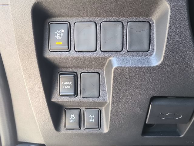 Used 2026 Nissan Frontier PRO-4X AWD/4WD image 18