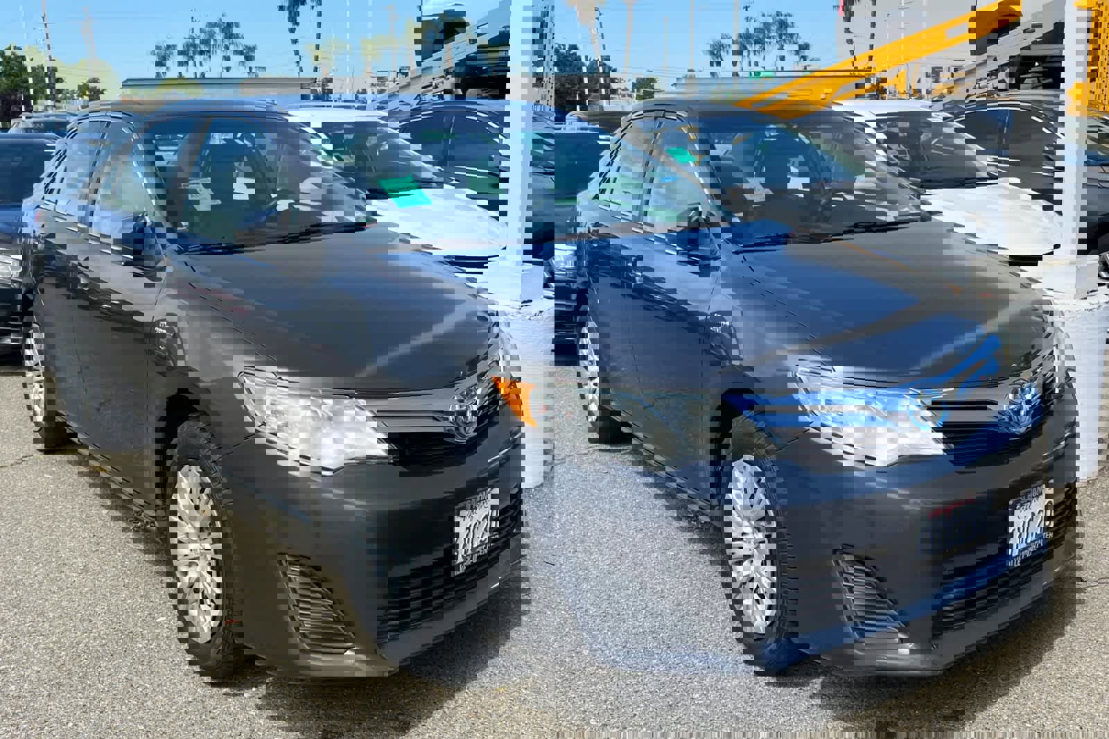 Used 2012 Toyota Camry LE FWD image 3