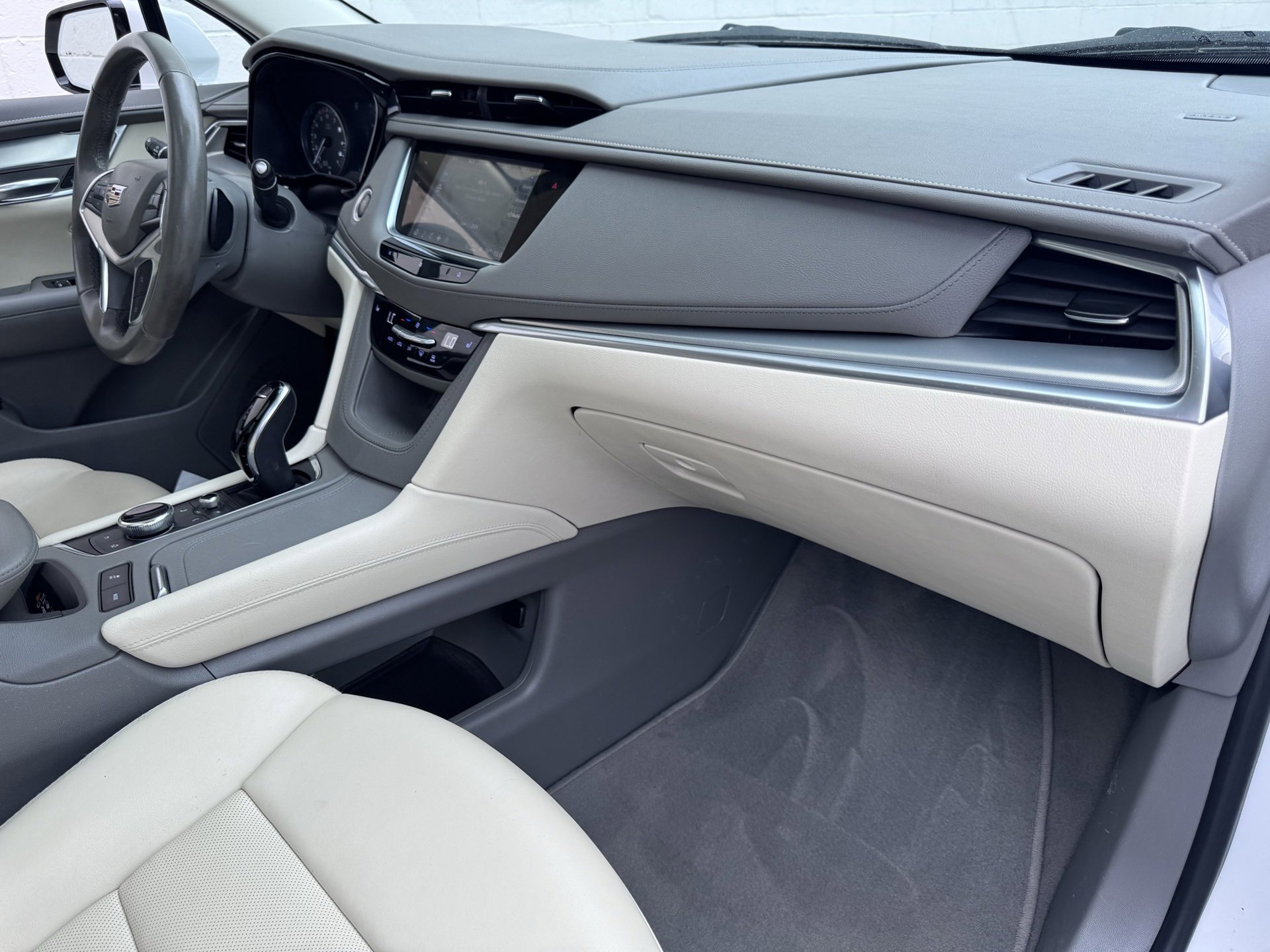 Used 2021 Cadillac XT5 Premium Luxury image 11