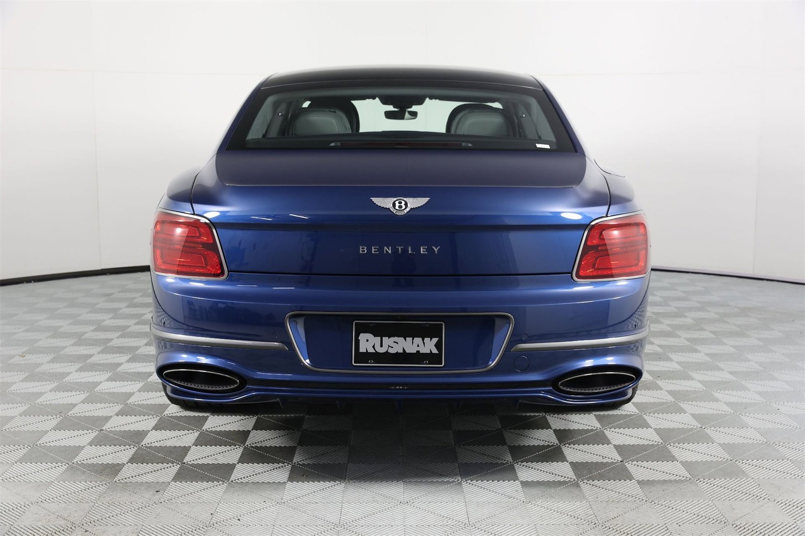 New 2025 Bentley Flying Spur Plug-In Hybrid image 8