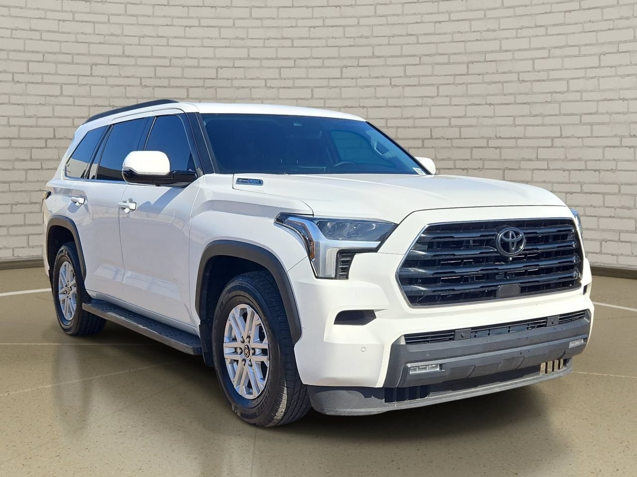 Used 2023 Toyota Sequoia SR5 RWD image 3