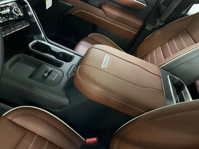 New 2026 GMC Sierra 2500 Denali Ultimate w/ LPO, Black Badging Package image 17