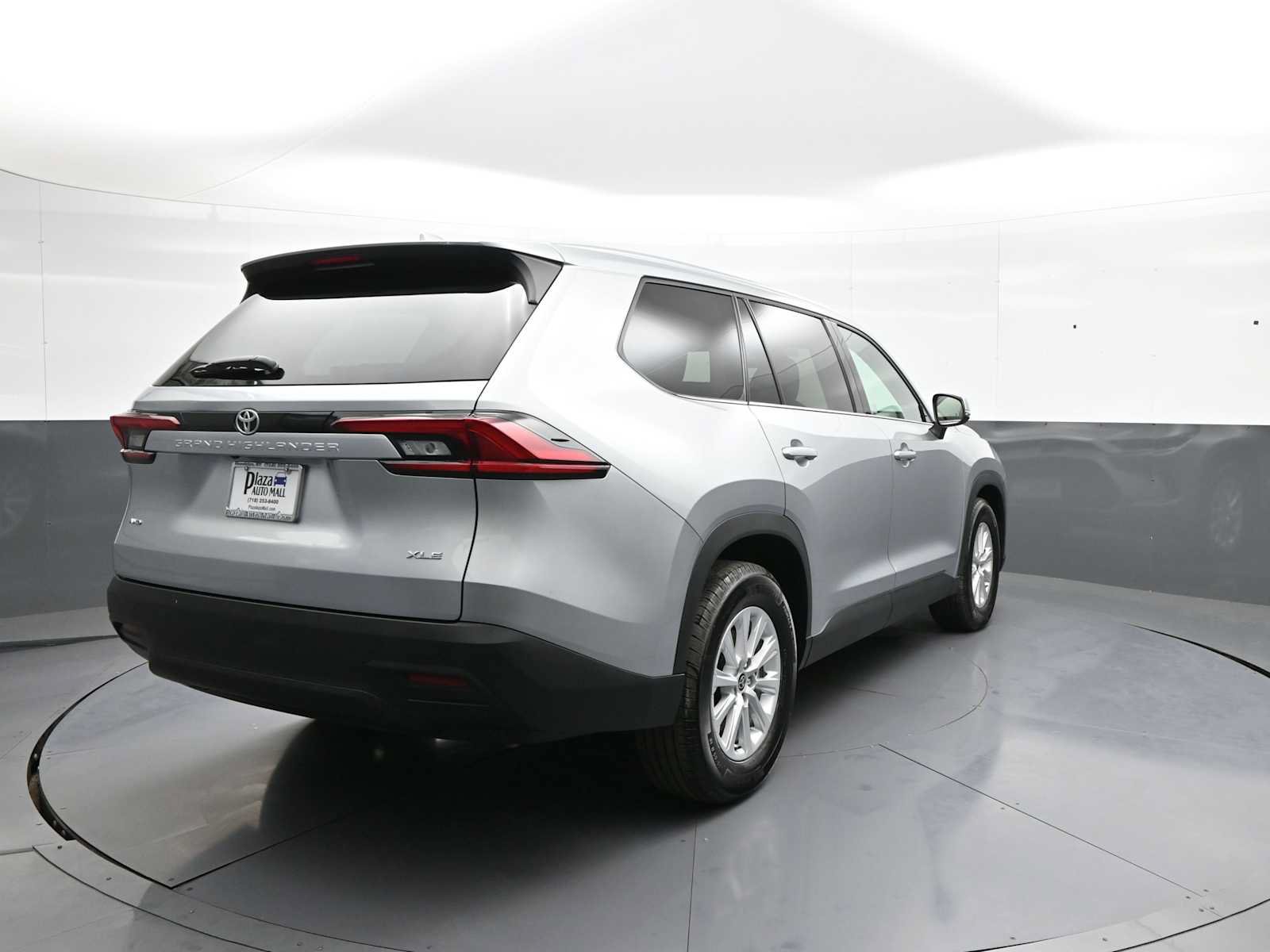 Certified 2025 Toyota Grand Highlander AWD image 6