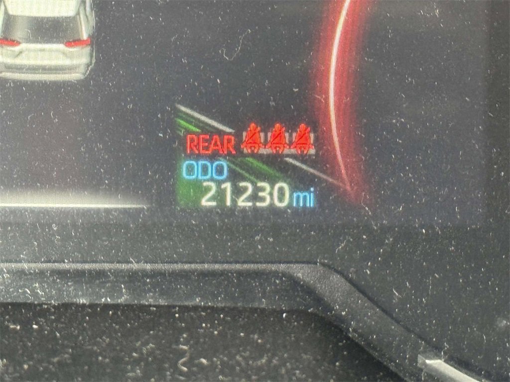 Used 2025 Toyota RAV4 LE image 12