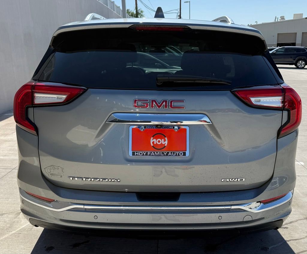 Used 2024 GMC Terrain Denali AWD/4WD image 7