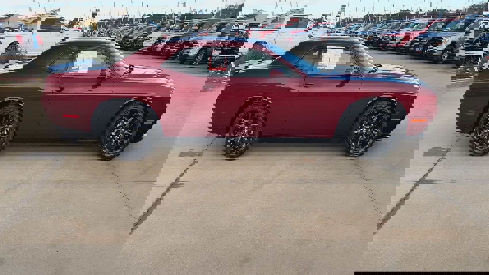 Used 2023 Dodge Challenger SXT w/ Blacktop Package image 2