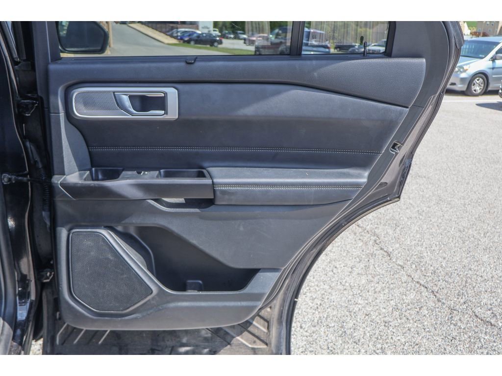 Used 2020 Ford Explorer Limited image 21