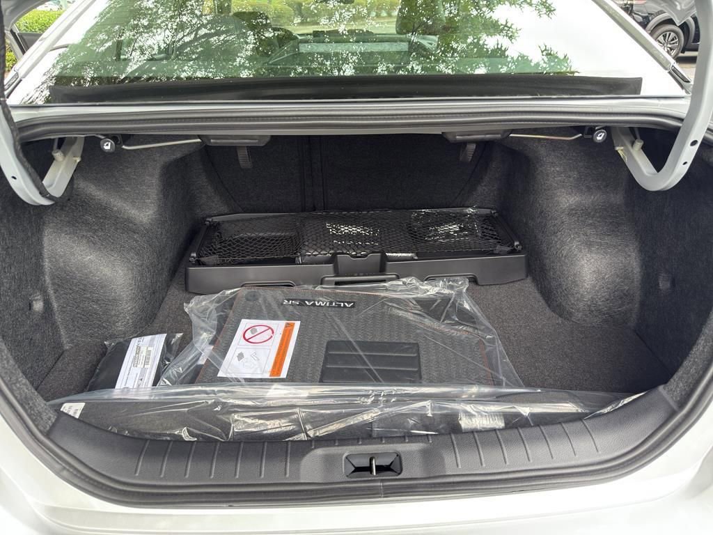 New 2025 Nissan Altima 2.5 SR w/ SR Premium Package image 32