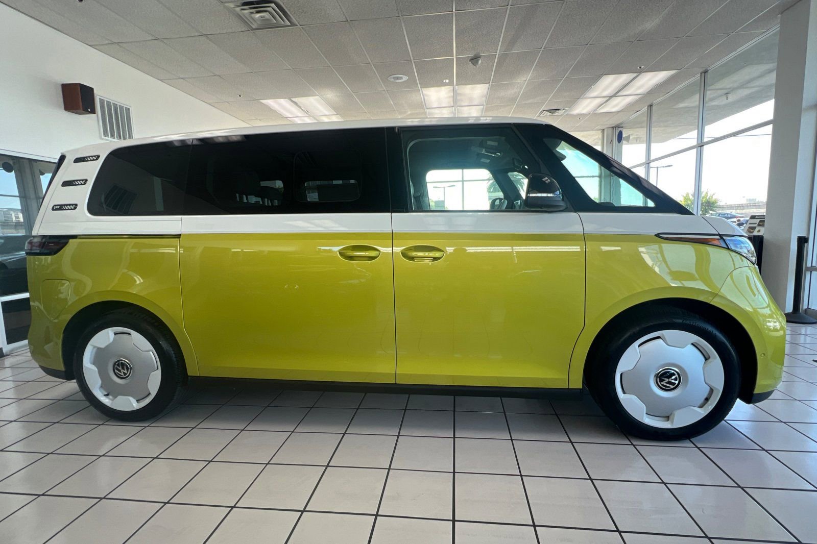 New 2025 Volkswagen ID. Buzz 1st Edition RWD image 3