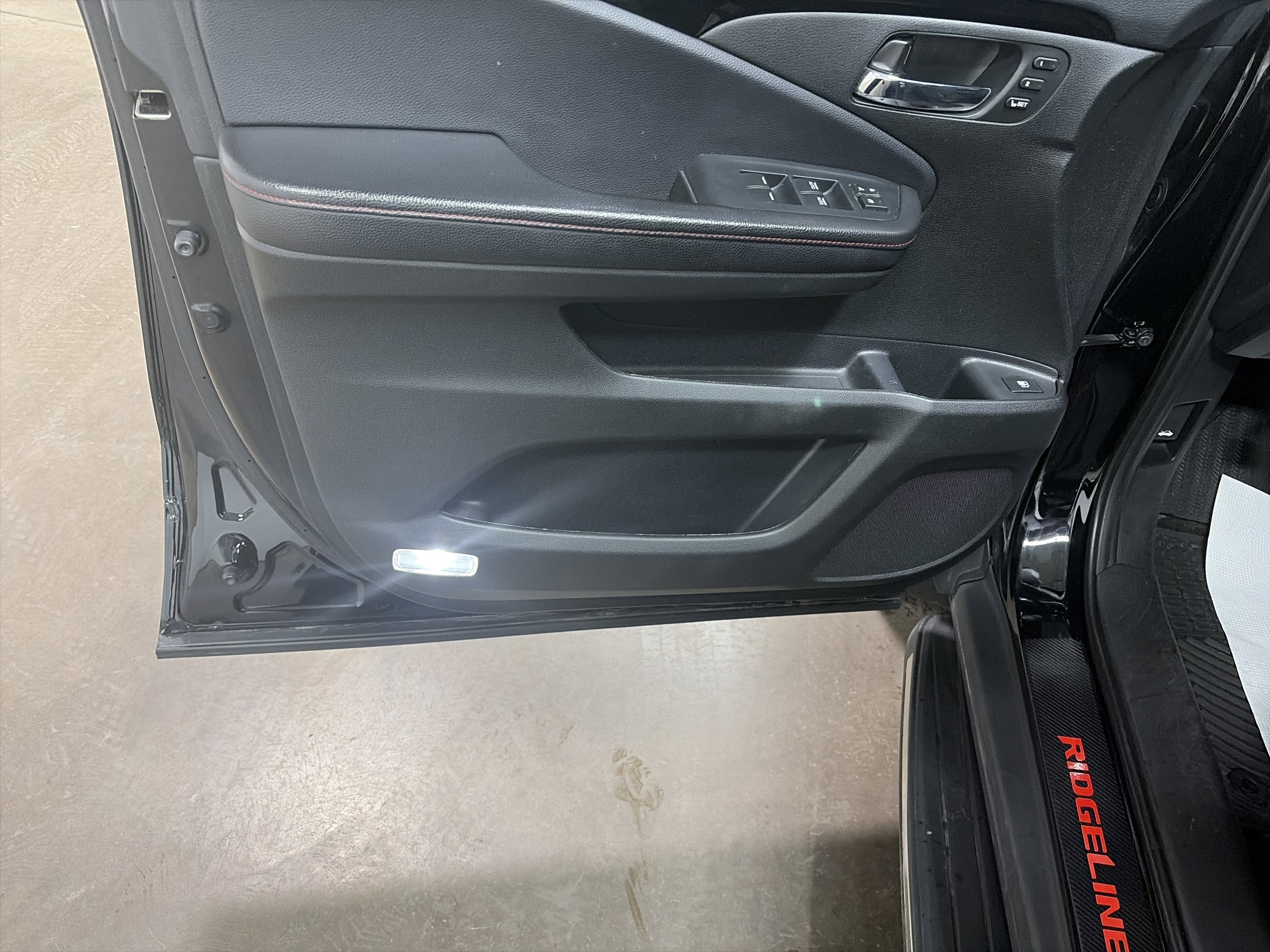 Used 2020 Honda Ridgeline Black Edition image 13