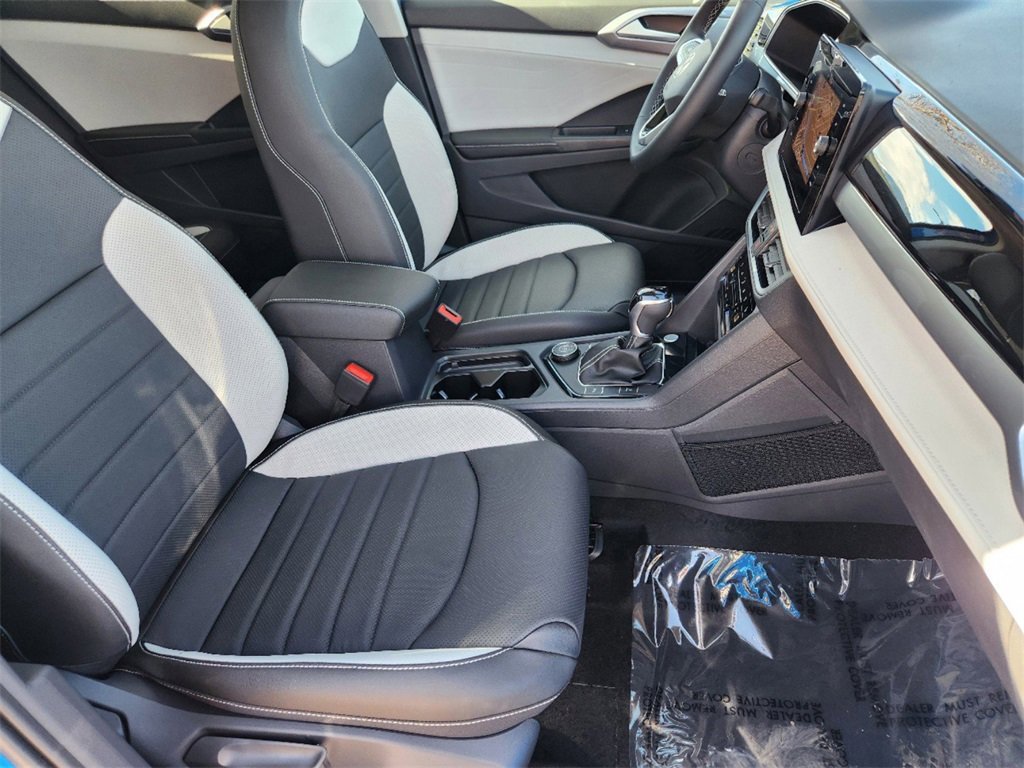 New 2025 Volkswagen Taos SEL image 19