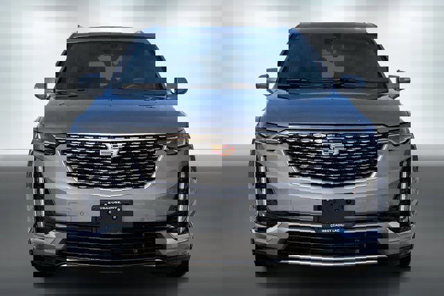 Used 2025 Cadillac XT6 Premium Luxury image 2