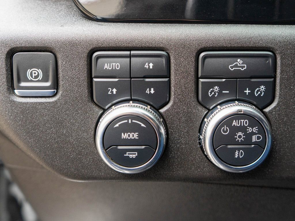 Used 2024 GMC Sierra 3500 SLE w/ SLE Convenience Package image 17