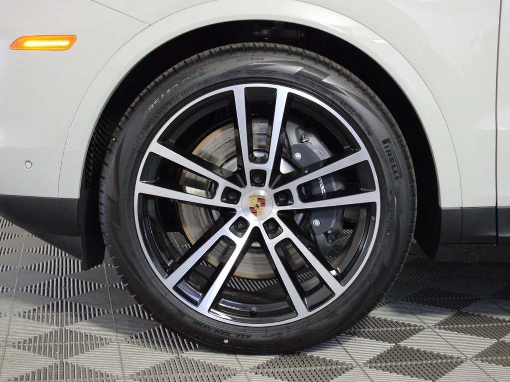 Used 2025 Porsche Cayenne E-Hybrid image 39