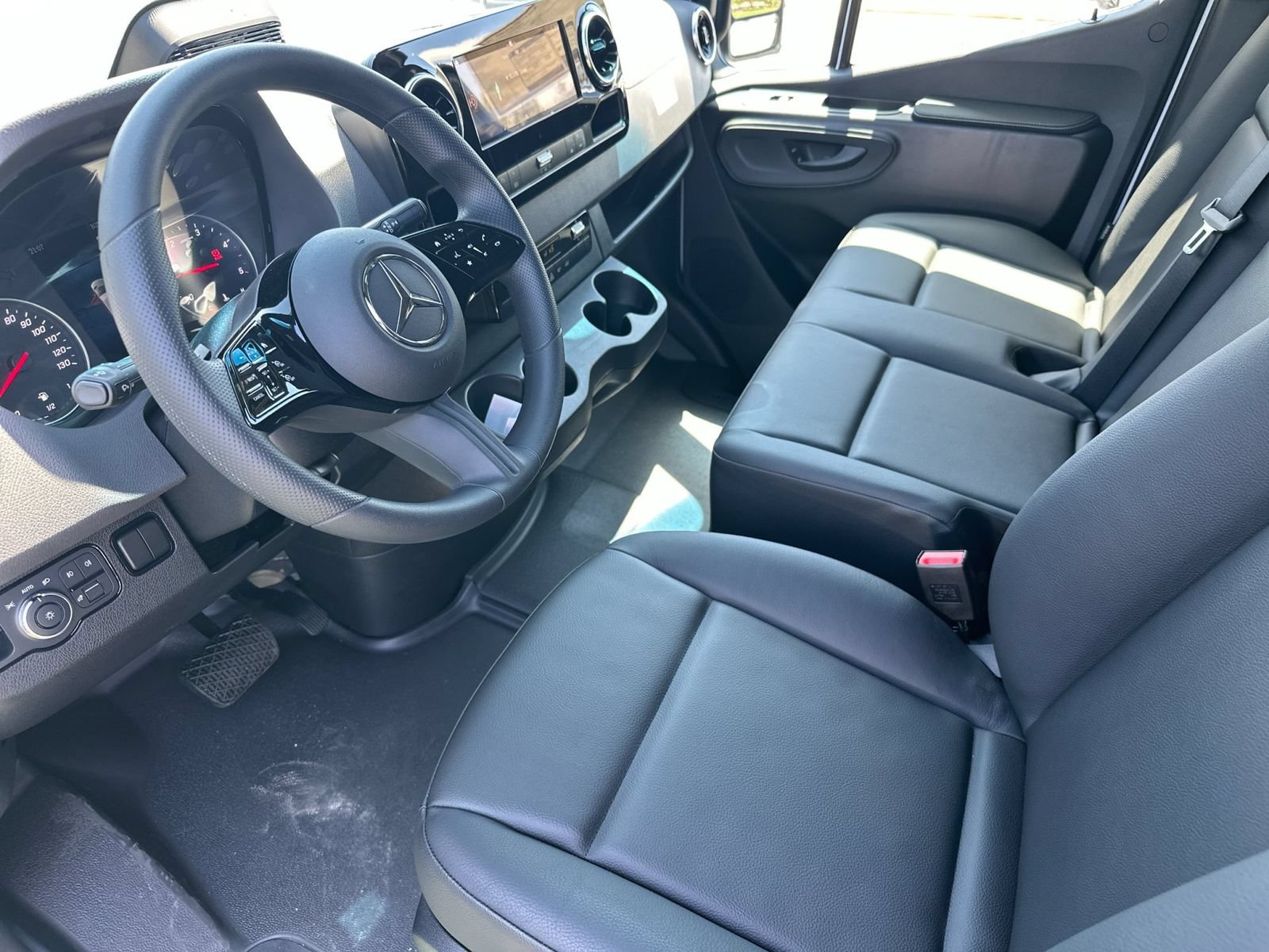 New 2025 Mercedes-Benz Sprinter 2500 image 10