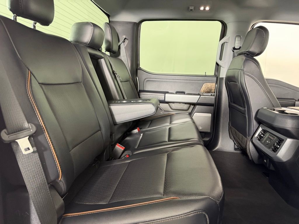 Used 2025 Ford F250 Lariat w/ Chrome Package image 29