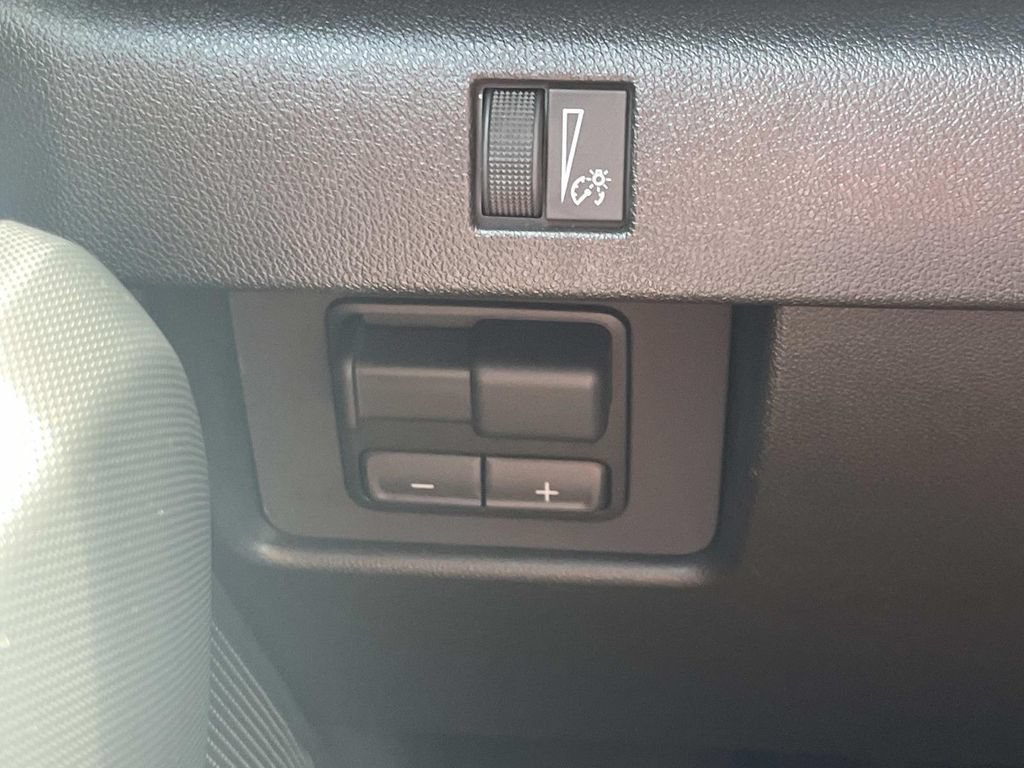 Used 2025 Chevrolet Colorado Trail Boss AWD/4WD image 30