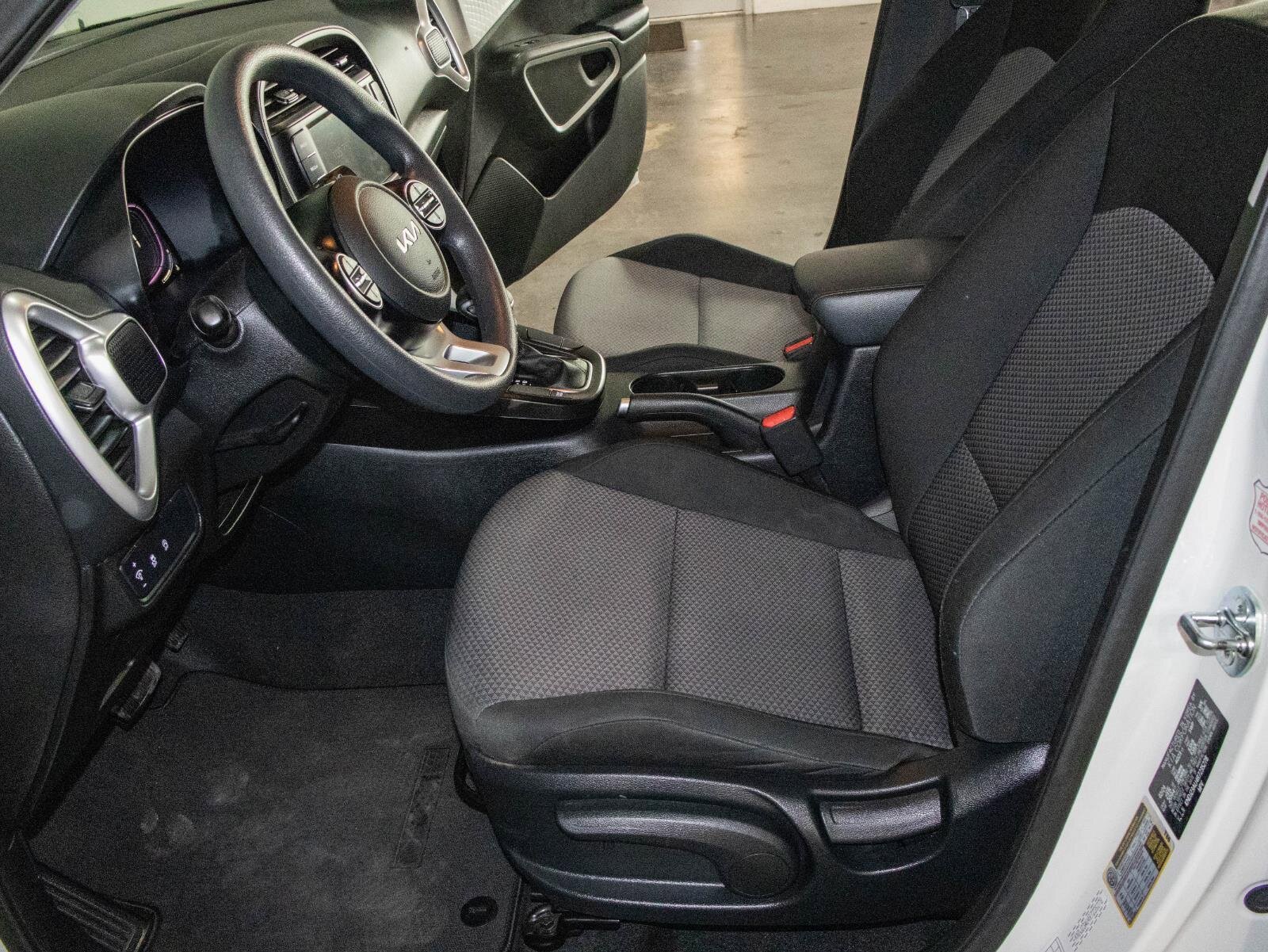 Used 2024 Kia Soul LX w/ Option Group 015 image 7