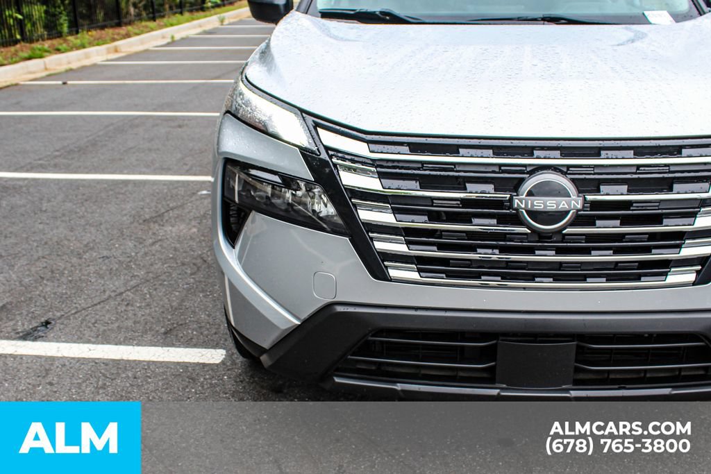 Used 2024 Nissan Rogue S FWD image 10