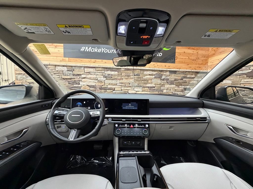 Used 2025 Hyundai Tucson Limited image 10