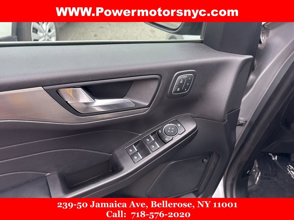 Used 2021 Ford Escape Titanium image 28