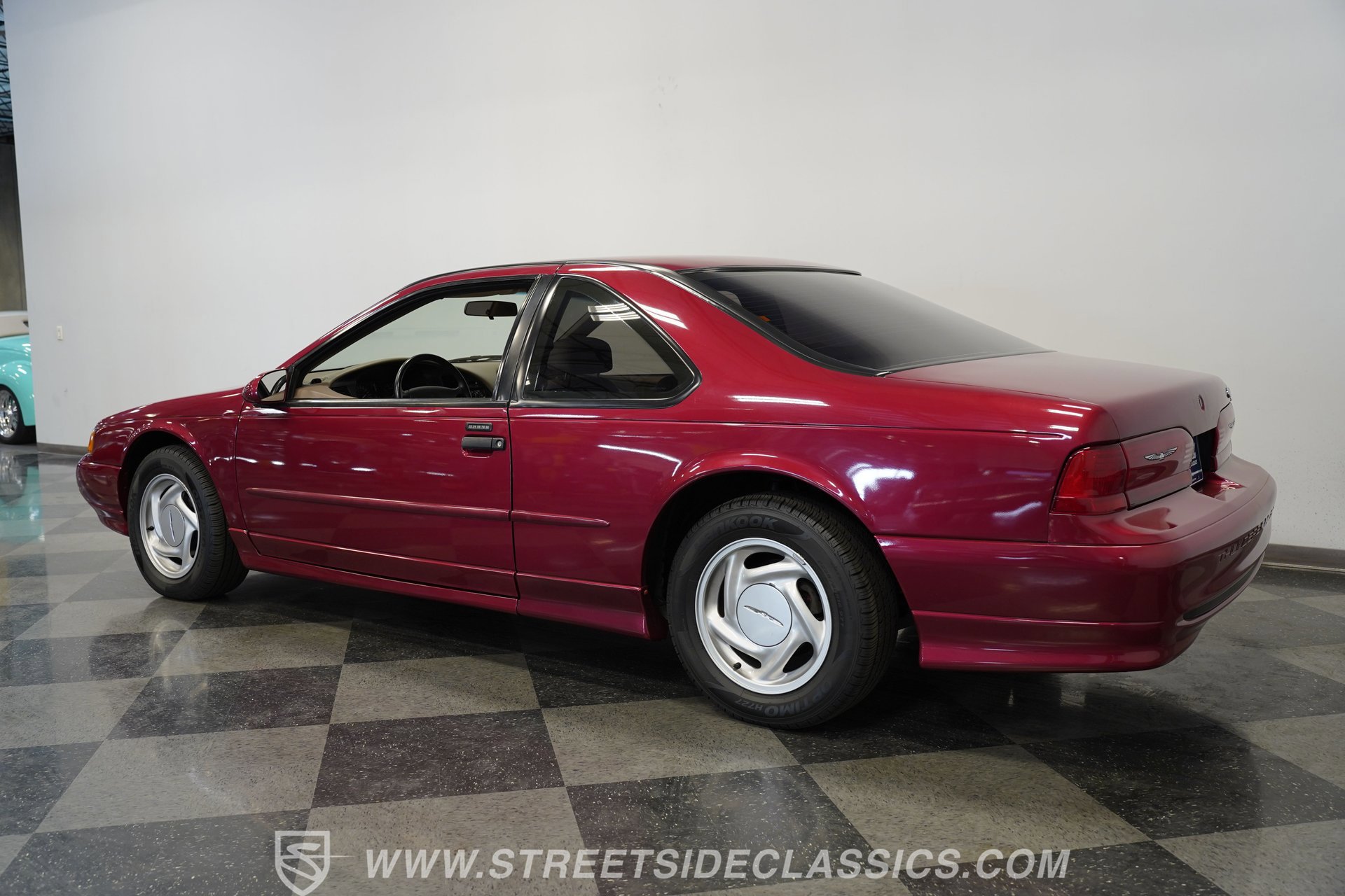 Used 1995 Ford Thunderbird Super RWD image 9