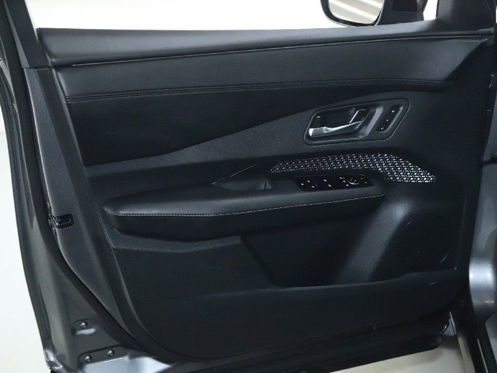 Certified 2023 Nissan Ariya ENGAGE+ e-4ORCE image 16